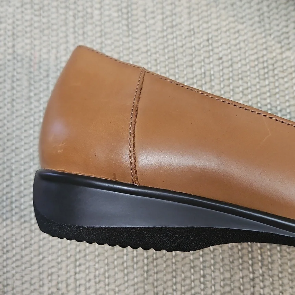 Trotters Jenn Laser Loafers Women's Size 12N EUC